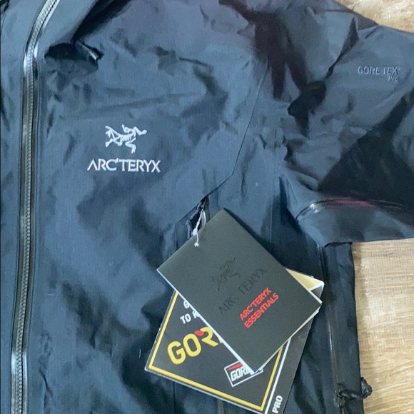 Arc’teryx Beta AR Men’s Jackets - Picture 2 of 5